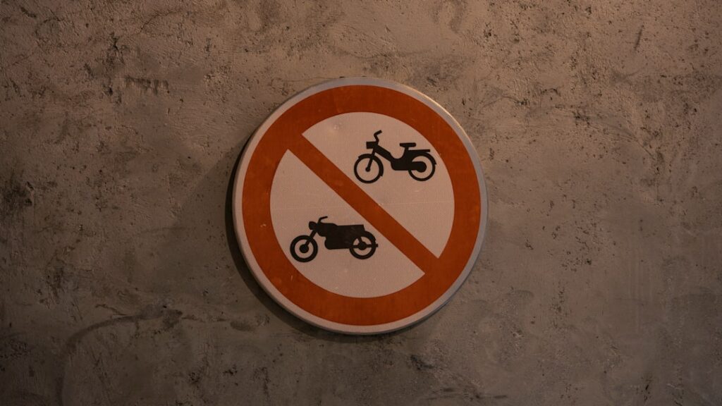 Sicher und ruhig unterwegs: Das Zeichen für nicht schleudern erklärt