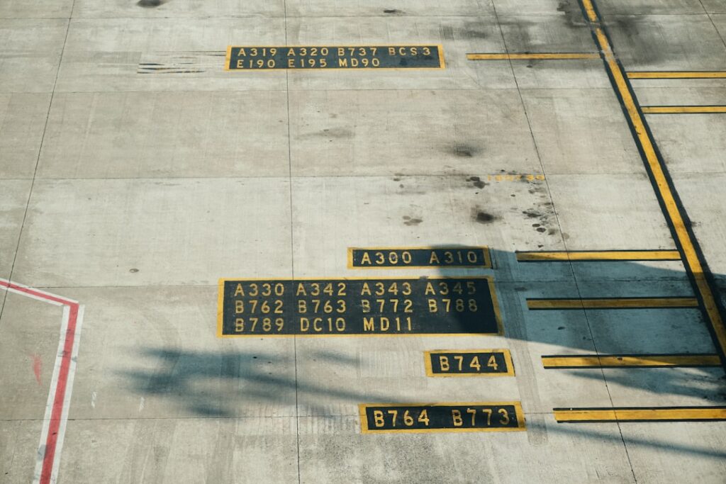 Was bedeutet das Zeichen für Schleudern im Auto?